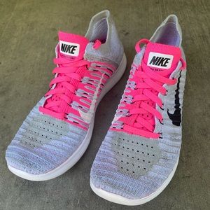 Women’s Girl’s Nike Free RN Flyknit shoes size 5Y